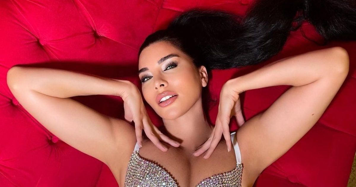 شاهد .. بالصورة - لاميتا فرنجية تثير الجدل بفتحة تنورتها... وجمالها حديث الكثيرين