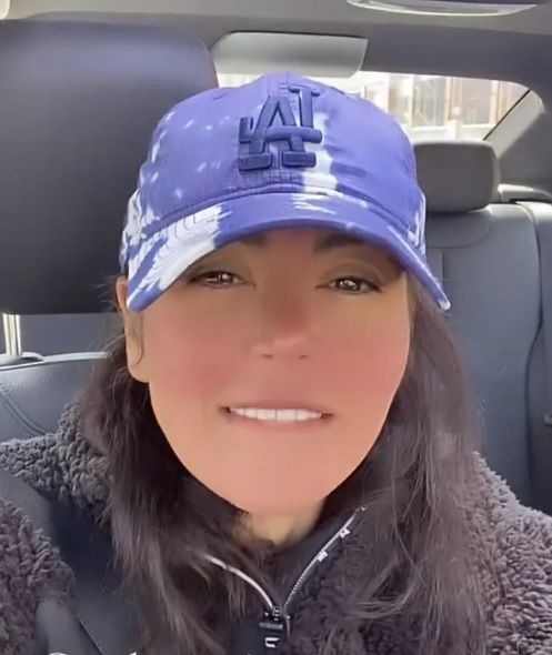 لقاء الخميسي بتصبح عليك براقصة جوة عربيتها – شاهد