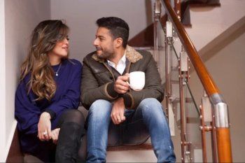 شاهد .. جولة في منزل محمد حماقي في مصر.. ديكوره هادئ ومرتب للغاية