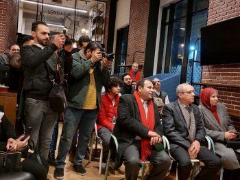 شاهد .. مسيرة فاروق فلوكس فى صالون "اقرأ لي" الثقافي.. وهكذا إحتفلوا بعيد ميلاده