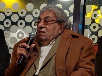 شاهد .. مسيرة فاروق فلوكس فى صالون "اقرأ لي" الثقافي.. وهكذا إحتفلوا بعيد ميلاده