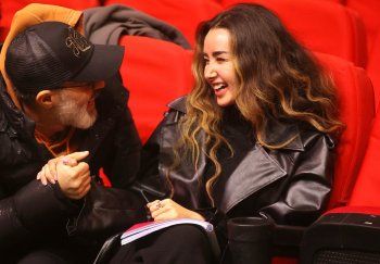 شاهد .. بالصور- أحمد حلمي وهنا الزاهد وهنا شيحة وأحمد رزق وحمدي الميرغني ومحمد رضوان يستمرون بالتحضير لمسرحية "ميمو"