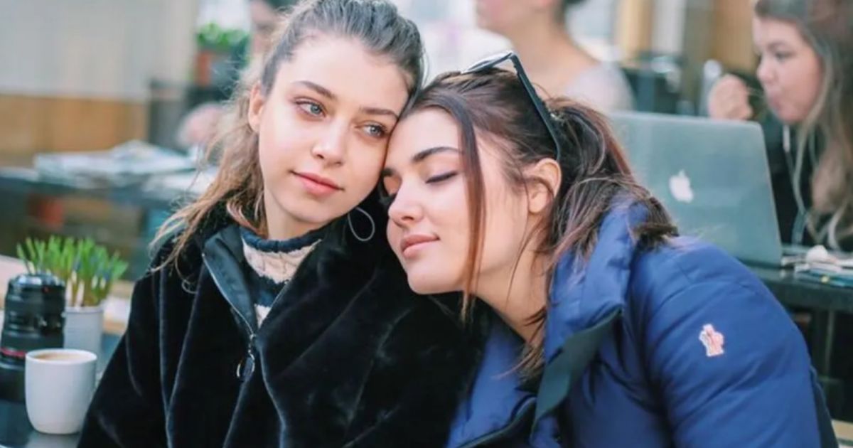 شاهد .. شقيقة هاندا أرتشيل توجه رسالة ضد الشعب السوري.. وعنصريتها تثير حالة من الجدل