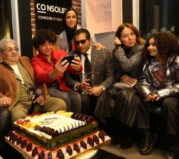 شاهد .. مسيرة فاروق فلوكس فى صالون "اقرأ لي" الثقافي.. وهكذا إحتفلوا بعيد ميلاده