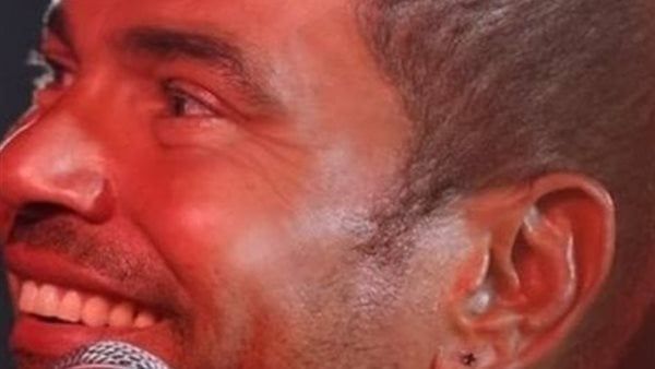 لوك عمرو دياب الجديد الكل هيقلده