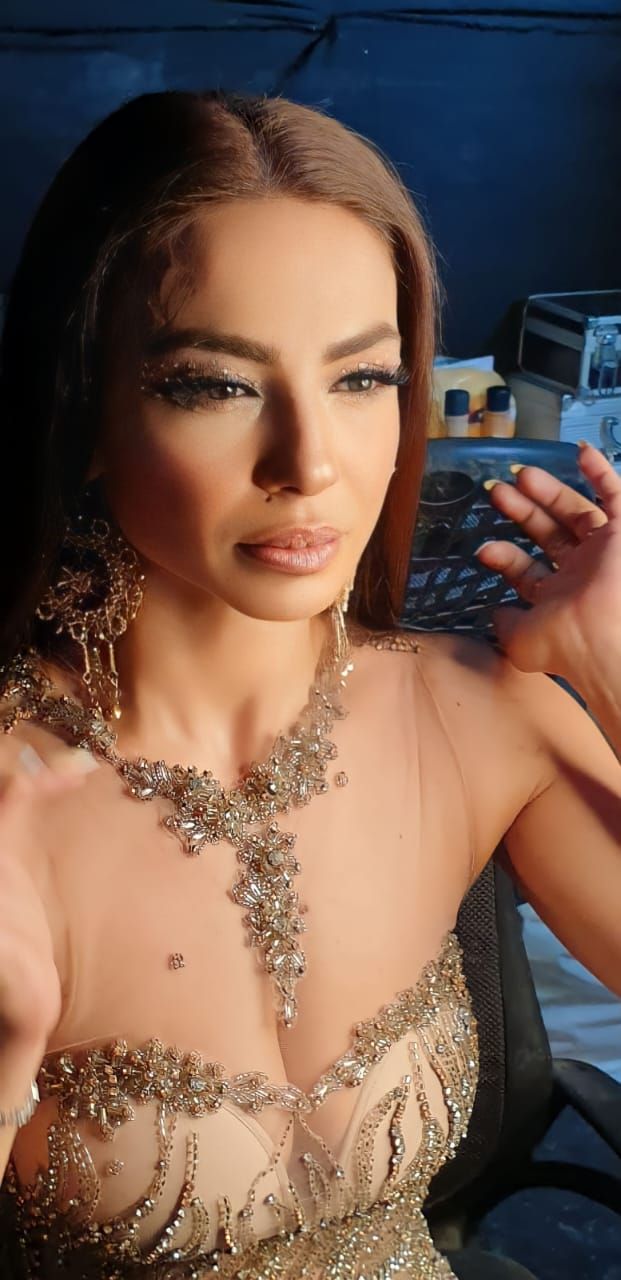 دوللي شاهين تطرح برومو أغنيتها الجديدة ” حكاية بنت”- فيديو