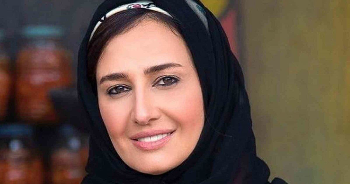 شاهد .. بعد ظهورها من دون حجاب.. هكذا دافع والد حلا شيحة عنها