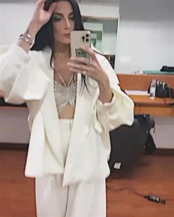 شاهد .. رزان جمّال تألقت بـ كروب توب من الكريستال وهذا سعرها الباهظ - بالصور