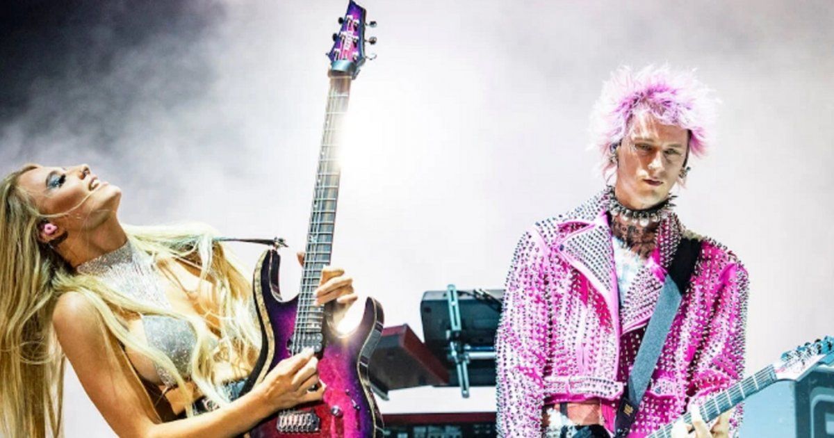 شاهد .. عازفة غيتار ماشين غان كيلي تخرج عن صمتها بعد إتهامها بتخريب علاقته