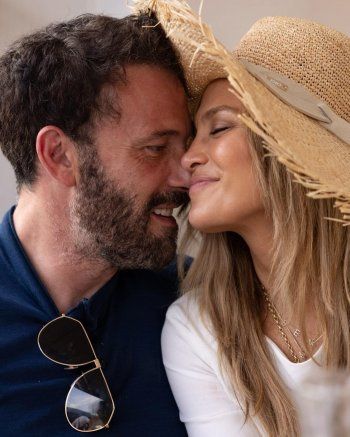 شاهد .. بمناسبة عيد الحب.. بن أفليك يحتفل بـ جينيفر لوبيز بأسلوب وقح وهذا ما فعله