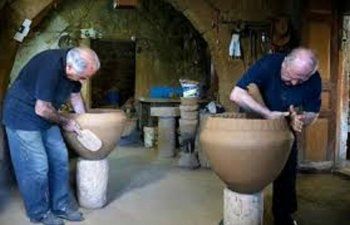 شاهد .. خاص - أجراس بيت شباب تقرع في مختلف كنائس لبنان والعالم .. إليكم تاريخها وأسرارها