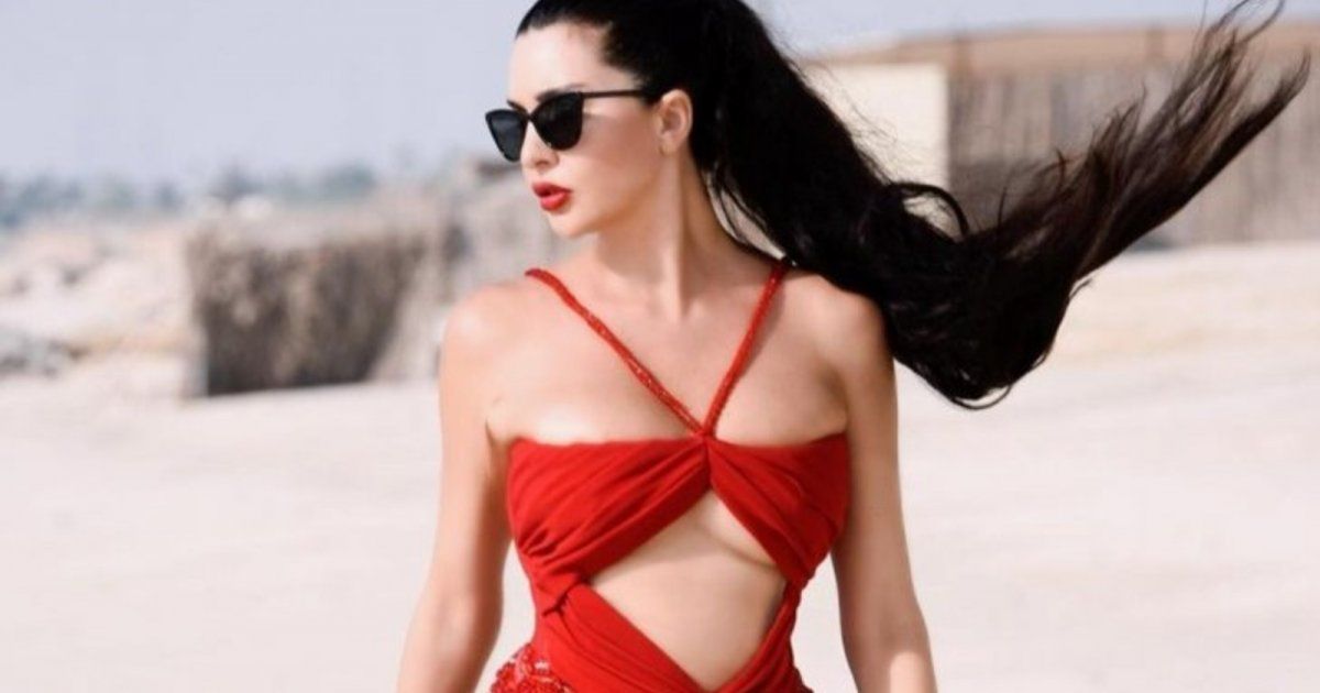 شاهد .. بالصور- لاميتا فرنجية تثير الجدل بإطلالتها من حوض السباحة