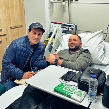 شاهد .. بالصورة- محمد ثروت يكشف حالة إبنه أحمد الصحية بعد تعرضه لجلطة