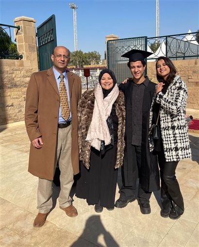 ابناء النجوم كبروا و اتخرجوا من الجامعة الأمريكية : شاهد