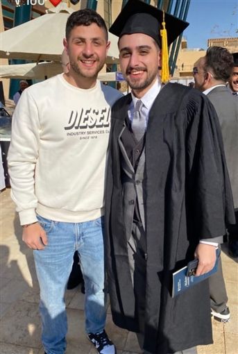 ابناء النجوم كبروا و اتخرجوا من الجامعة الأمريكية : شاهد