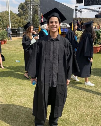 ابناء النجوم كبروا و اتخرجوا من الجامعة الأمريكية : شاهد