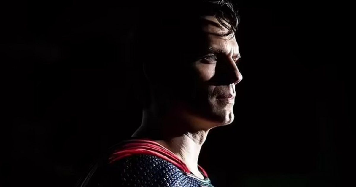 شاهد .. هنري كافيل إستعاد دور سوبرمان من ثم طرد... على من تقع المسؤولية؟