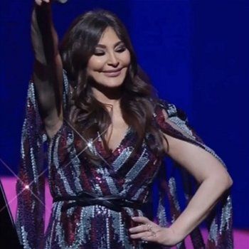 شاهد .. إليسا تتألق بفستان من تصميم إيلي صعب..وهذا ثمنه