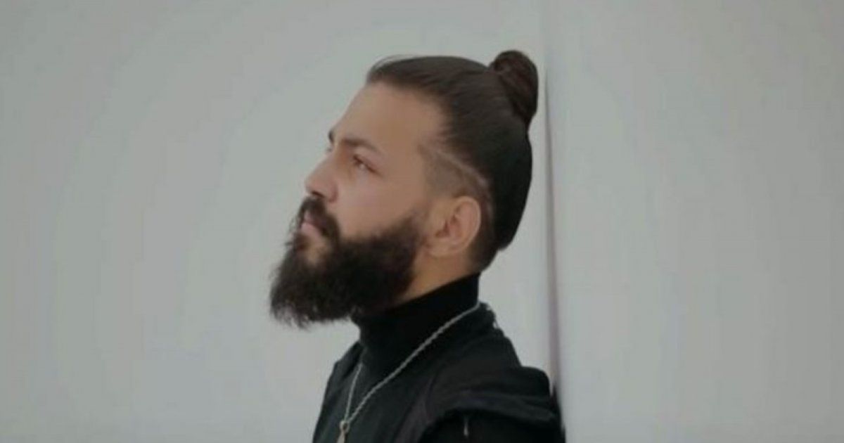 شاهد .. نقابة المهن الموسيقية تعلن إيقاف مُسلم عن الغناء