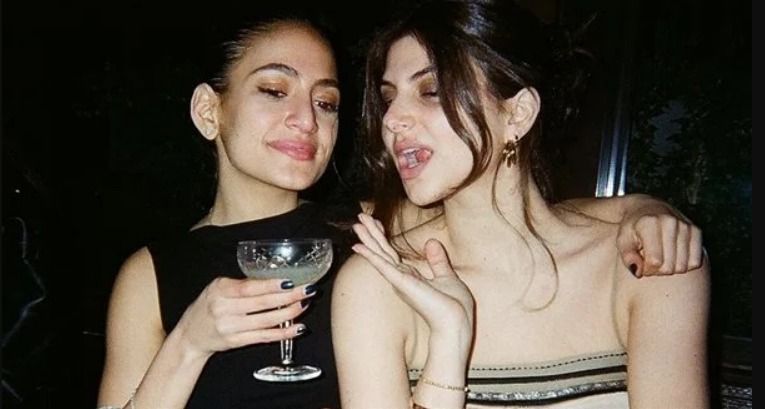 بنت عمرو دياب مقضيها شرب ورقص – شاهد