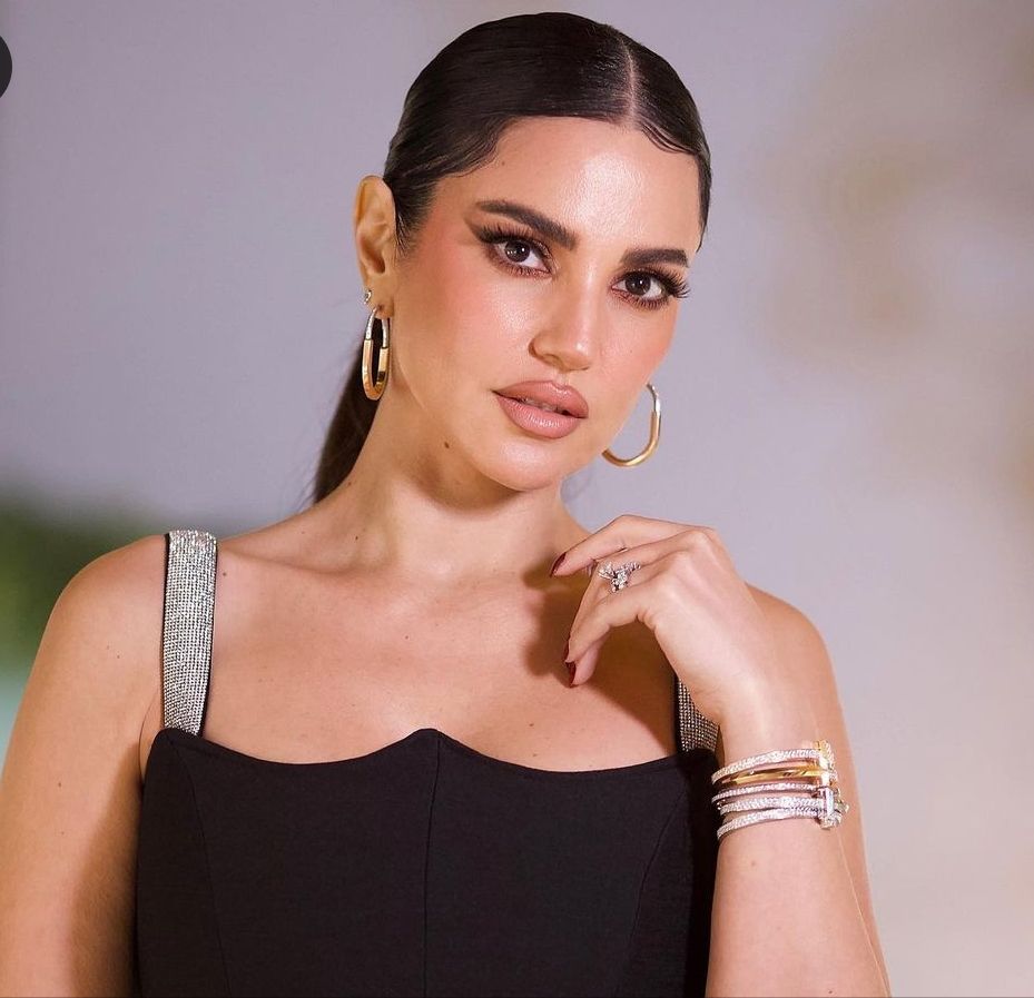 درة عن خلافها مع وفاء عامر في نسر الصعيد: طبيعي إسمي يكون قبلها