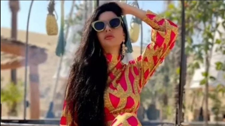 جامبسوت هندي .. لاميتا فرنجية في أحدث إطلالة – صورة