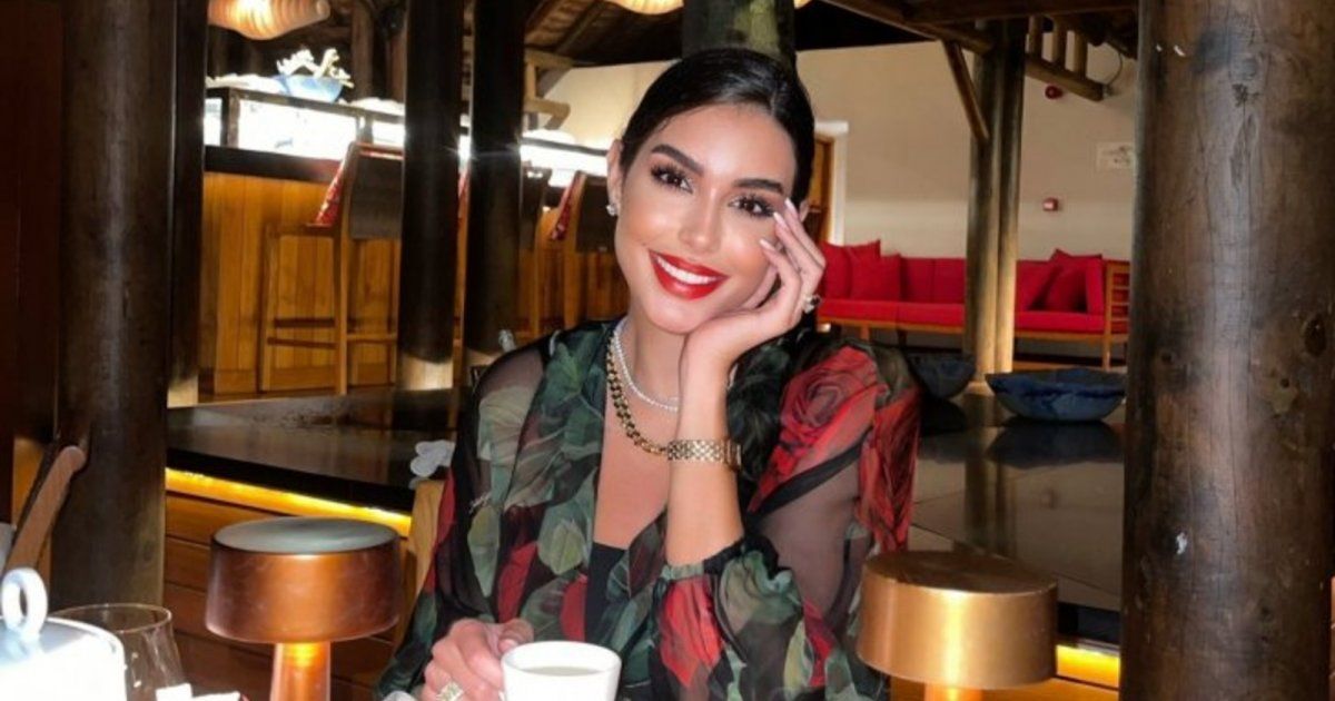 شاهد .. ياسمين صبري تعيش طفولتها بصور عفوية.. وهكذا أطلت من طائرتها الخاصة