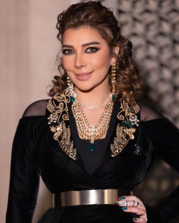 شاهد .. سعر إطلالة أصالة بحفلها بالكويت.. ارتدت فستاناً ذو بنطلون - بالصور