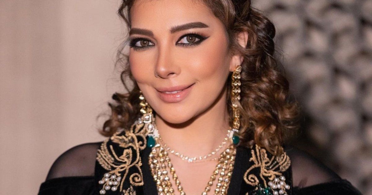 شاهد .. سعر إطلالة أصالة بحفلها بالكويت.. ارتدت فستاناً ذو بنطلون - بالصور