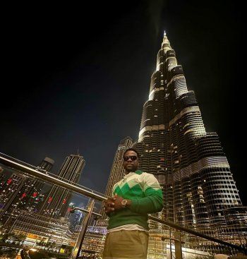 شاهد .. كيفن هارت يُمازح الجمهور :"برأيي أنا عملاق"