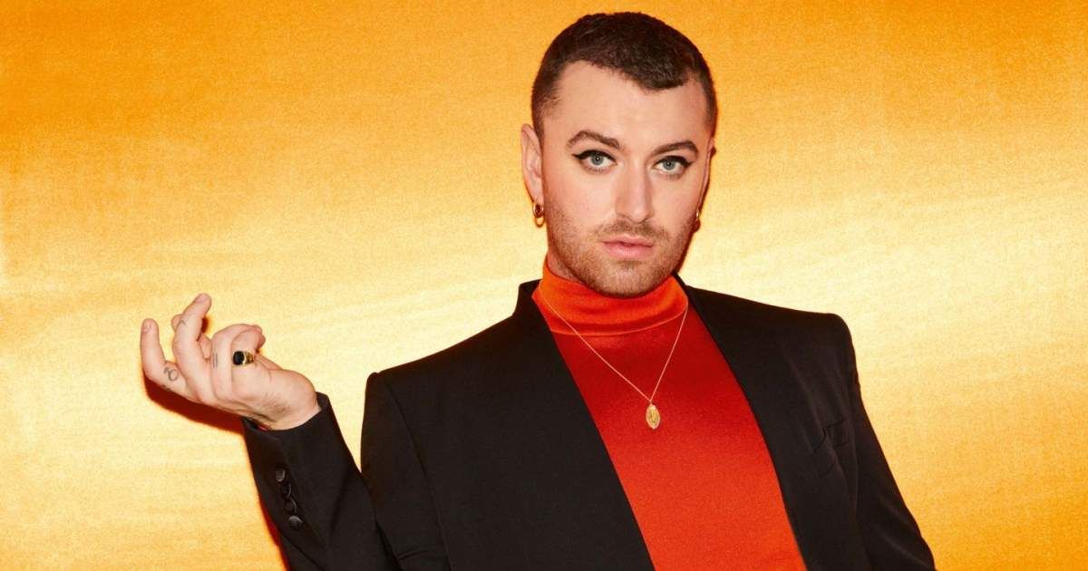 شاهد .. بالصور - سام سميث يطلق العنان لجانبه الأنثوي