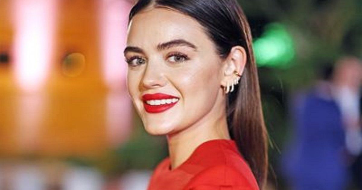 شاهد .. لوسي هايل تتحدث عن مشكلتها مع الكحول: "حاولت التغيير من أجل أصدقائي ولأمي"