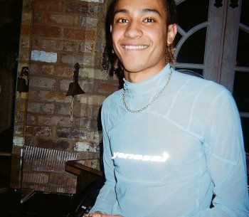 شاهد .. كنزي عمرو دياب في سهرة سُكر وشرب.. والجمهور مذهول من هذه الصور