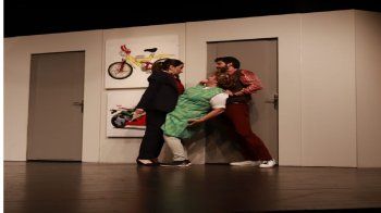 شاهد .. خاص- "الفن" يخترق كواليس مسرحية "رايحين جايين" وهذا ما كشفه برونو جعارة وجوزيان بولس ورودريغ سليمان وسني عبد الباقي