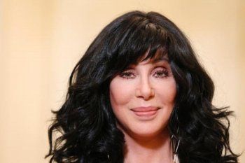 شاهد .. مارلين مونرو وبيرس بروسنان وجايمي فوكس وغيرهم من دور الأيتام إلى الشهرة العالمية وهذه تفاصيل طفولتهم