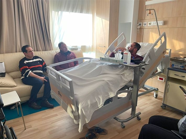 بيبو الاصيل : الخطيب يطمئن على المخرج أحمد ثروت