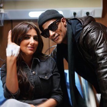 شاهد .. حقيقة دخول مي عمر المستشفى يكشفها محمد رمضان- بالصورة