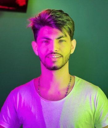 شاهد .. خاص- لو لم يكن أيمن أمين فناناً لاختار هذه المهنة.. وهذا الشخص يستفزه