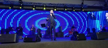 شاهد .. وائل جسار وإبراهيم الحكمي يشعلان المسرح في الكويت..وهذه أجواء الحفل