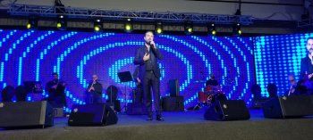 شاهد .. وائل جسار وإبراهيم الحكمي يشعلان المسرح في الكويت..وهذه أجواء الحفل