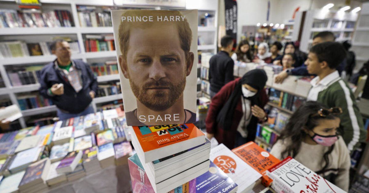 شاهد .. هل الأمير هاري يتحضر لإصدار نسخة جديدة من كتابه؟