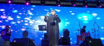 شاهد .. وائل جسار وإبراهيم الحكمي يشعلان المسرح في الكويت..وهذه أجواء الحفل