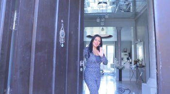 شاهد .. جولة في منزل رانيا يوسف الفخم وهذا هو مكانها المفضل فيه - بالصور