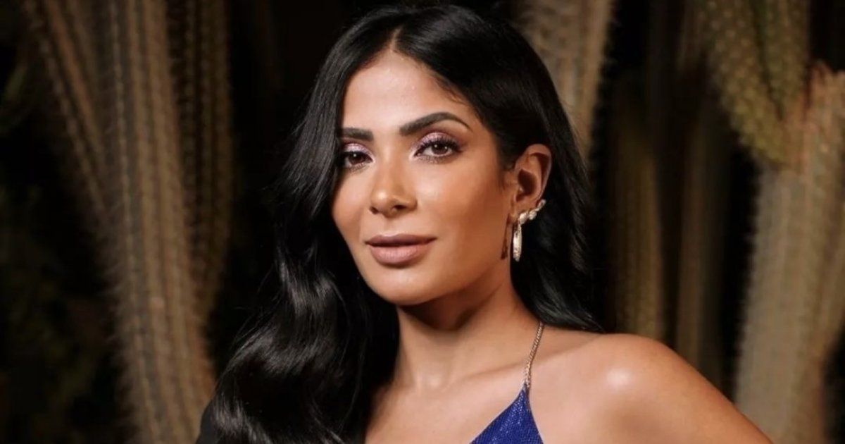 شاهد .. منى زكي تتعرض للتنمر بسبب شكل حاجبيها الجديد - بالصور