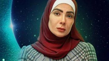 شاهد .. منى زكي تتعرض للتنمر بسبب شكل حاجبيها الجديد - بالصور