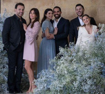 شاهد .. سعر مرتفع لفستان كوليت زوجة عاصي الحلاني الذي ارتدته في خطوبة ابنتهما ماريتا