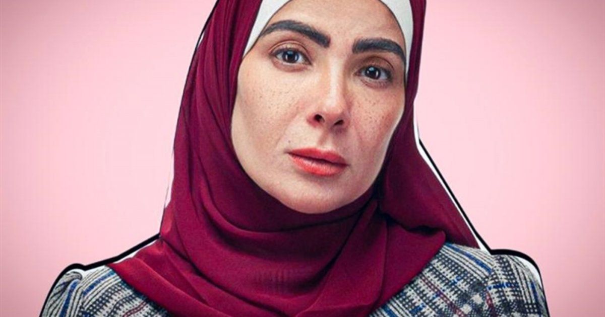 شاهد .. موجة إنتقادات واسعة لـ منى زكي بعد إتهامها بالإساءة للإمرأة المحجبة