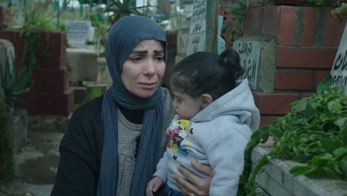 كريم العدل يدافع عن منى زكي بعد الانتقادات