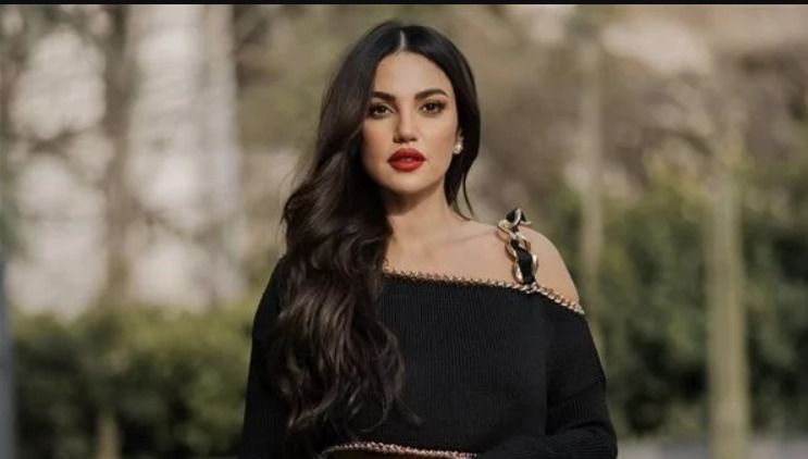 يعيني علي الجمال .. فساتين درة ملهاش مثيل