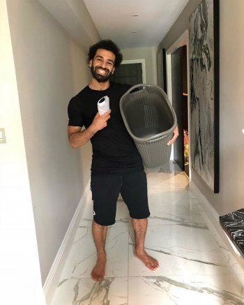 شاهد .. محمد صلاح يلجأ إلى العلاج العربي القديم